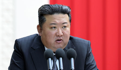 마두로 이후 권력 붕괴 가능성과 김정은 체제 불안정성을 상징하는 이미지