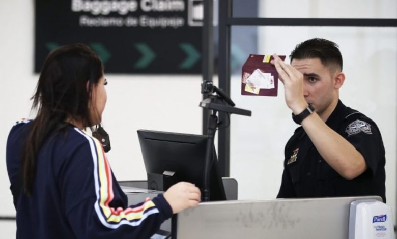“아버지 미국의 ‘사랑의 매’… 이제는 ‘입국거부’로 훈육하겠다는 건가”