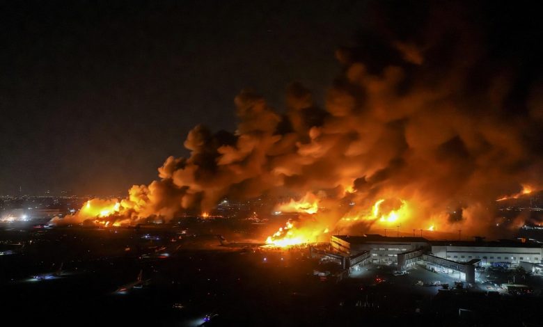 테헤란 공항 화재로 인해 발생한 대형 화염과 연기