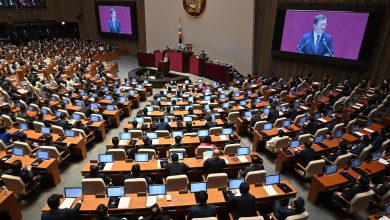 한국 검찰청과 국회, 수사기관 개편을 상징하는 이미지