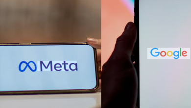 메타와 구글의 소셜미디어 중독 책임 판결을 상징적으로 보여주는 법정과 스마트폰 화면 이미지