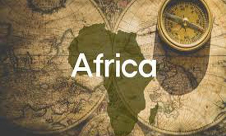 아프리카 대륙 내 주요 핵심 광물 매장지와 수자원 갈등 지역(나일강 댐 등)을 표시한 지정학적 지도.