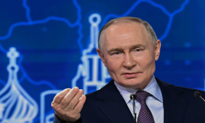 블라디미르 푸틴과 러시아 재벌, 전쟁 예산 압박을 상징하는 이미지