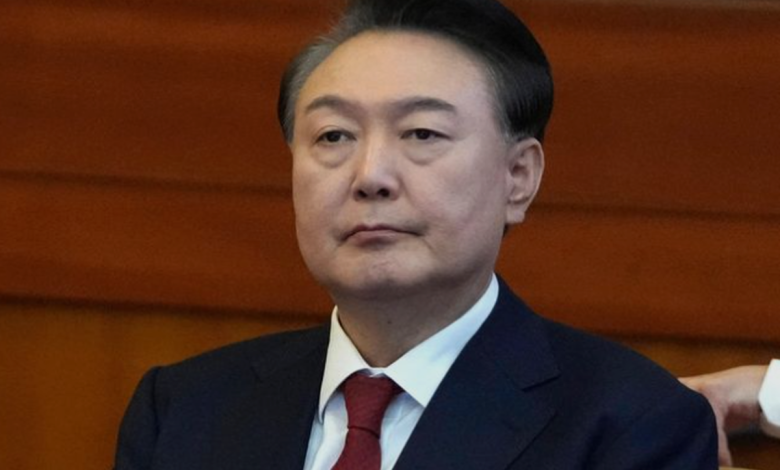 미국 의회가 윤석열 전 대통령 석방 결의안을 채택했다는 주장이 확산하고 있지만, 현재까지 확인되는 팩트는 다르다. 실제 채택이 아니라 CPAC 무대에서 제기된 ‘채택 촉구’에 가깝다는 점을 짚어본다.