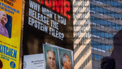 트럼프와 이란 전쟁 이미지, 제프리 앱스타인 문서 파일이 겹쳐진 미국 정치 스캔들 상징 이미지