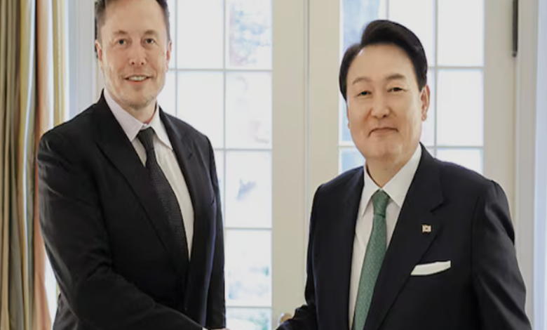 일론 머스크와 윤석열 전 대통령의 과거 접촉, 한국어 게시물 리포스트 논란, 윤 복귀 기대 해석을 다룬 정치 기사 대표 이미지