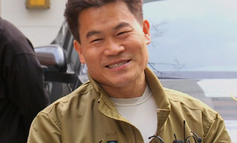 서울경찰청의 중동 전쟁 허위정보 단속과 유튜브 수사를 상징하는 이미지