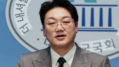 검찰 조사실 시간표와 변호인 입회 기록을 상징하는 문서 이미지