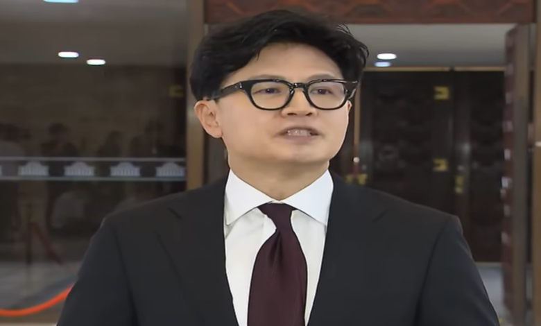 한동훈의 ‘오빠 본질론’…김민석의 ‘불량 쪽가위’, 그런데 김승원은 “오기 부리지 마라, 지금이라도 접어라”