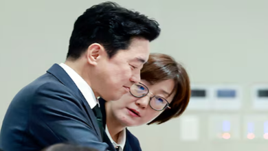 성남라인을 지키기 위해 강훈식을 내보냈나…비선과 공적 라인의 이상한 역전