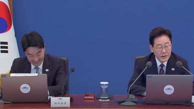 강훈식은 왜 사퇴했나? ‘책임’은 졌는데 ‘권한’은 어디까지였나