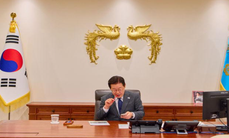 대통령의 X는 무기가 됐나…달콤한 ‘손가혁’ 알고리즘, 여권을 가두다